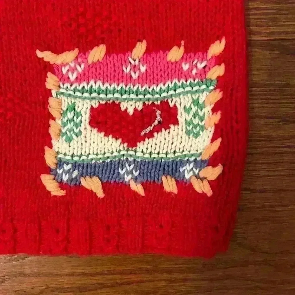 Vintage Embroidered Patchwork Hearts Sweater Vest Size Medium Hand Knit Cottage - Picture 8 of 9